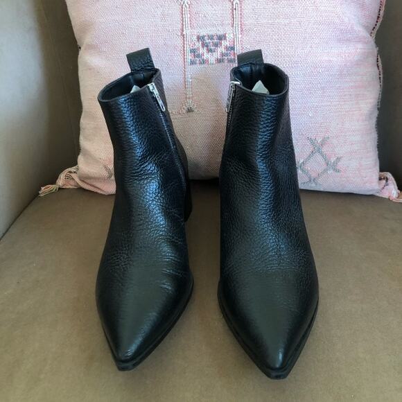 Everlane Boss Boots Black Pebbled Leather - Picture 4 of 13